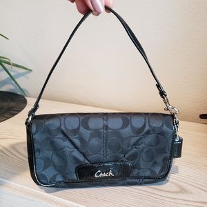 Coach Handbag/Wristlet Fabric credit card purse can easily convert to cr…